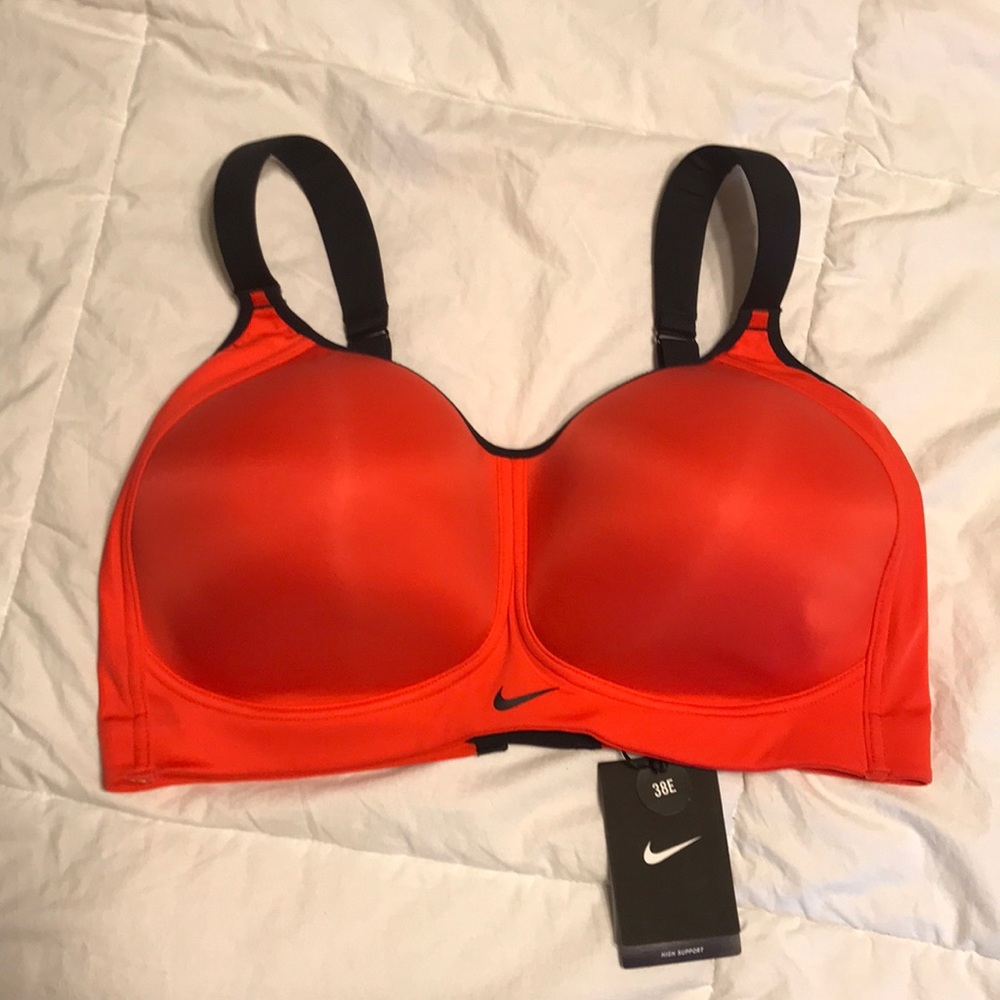 NWT NIKE high support sports bra